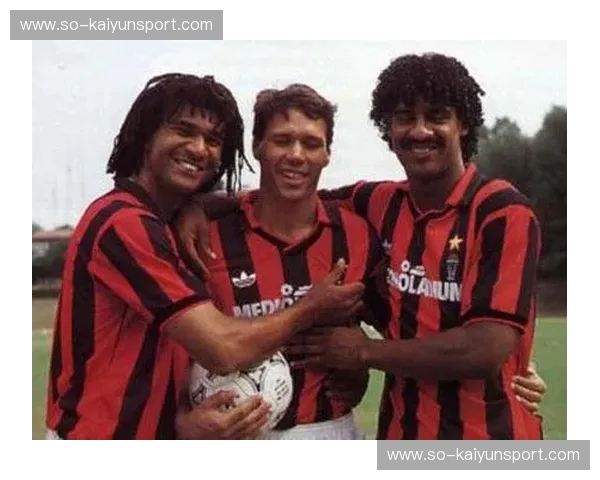 绿茵之巅的宿命长歌：德国VS意大利，这场豪门直播凭什么让你彻夜难眠？